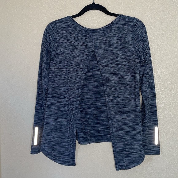 Zyia Active Athletic Top Long Sleeve Open Back - Picture 5 of 7